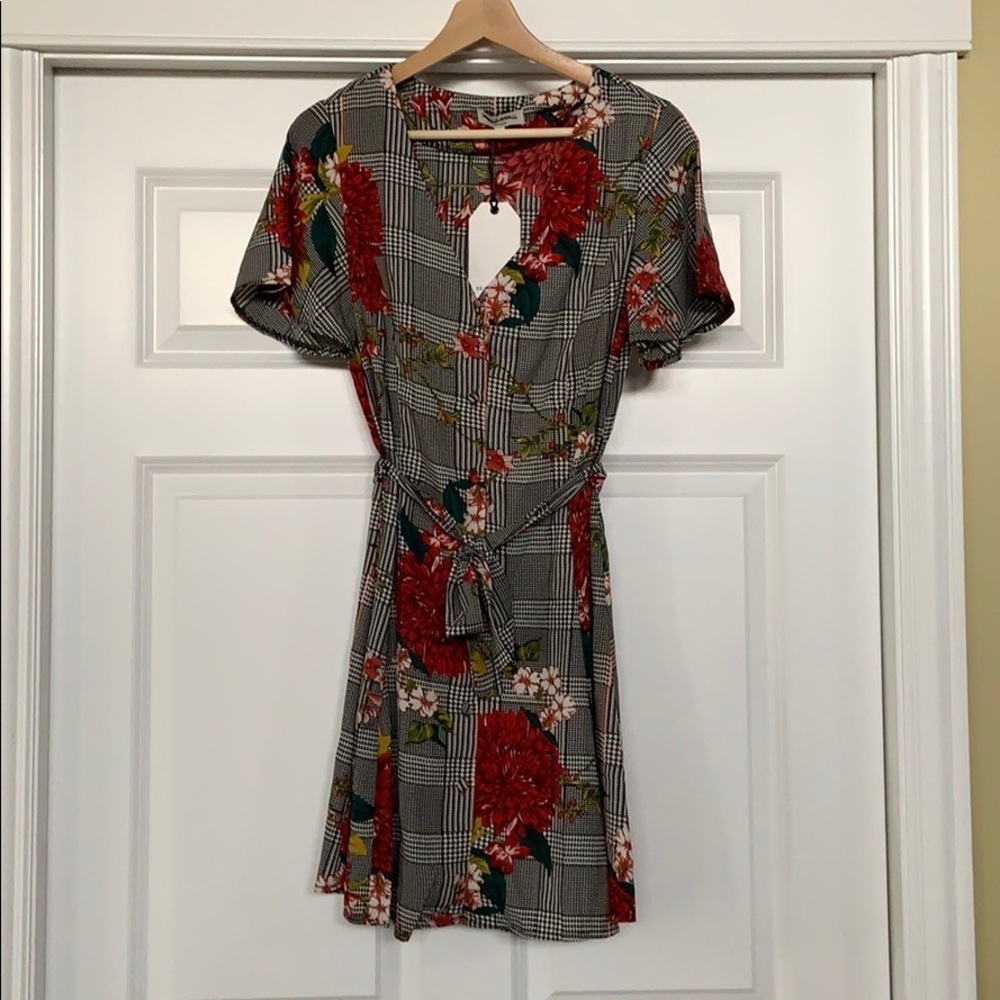 NEW BRAVE SOUL flutter sleeve dress sz Small